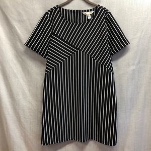 Yumi Black and White Asymmetrical Striped Tunic Dress size 12